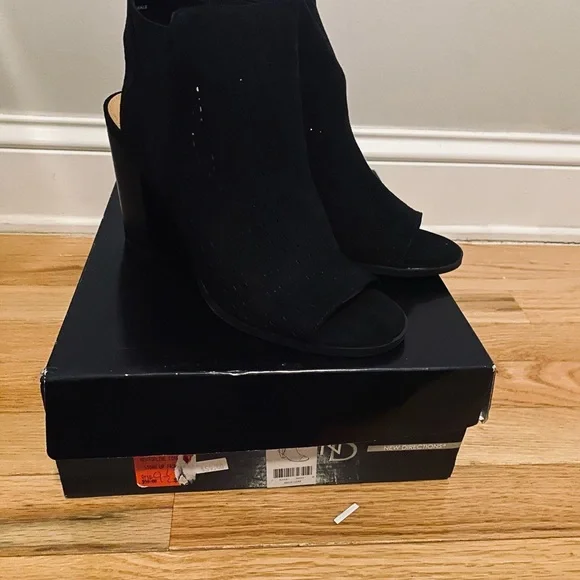 new directions Black Open-Toe Block Heel Ankle Booties - Picture 2 of 3